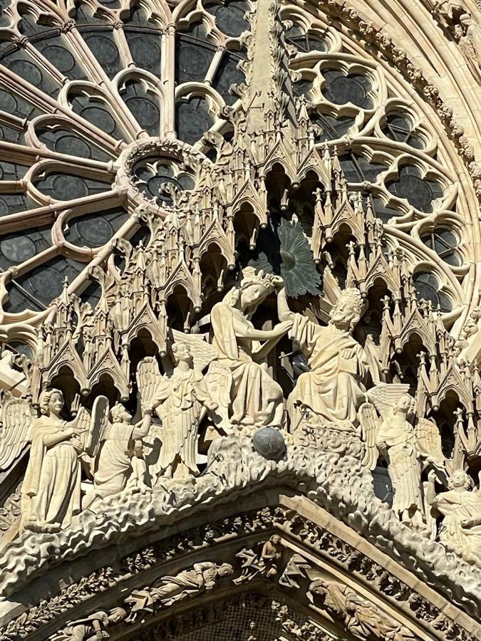 Aux Clefs Des Sacres - Dans Un Hotel Particulier Situe Rue Du Marc - Reims - Hyper Centre Forum Mairie Boulingrin מראה חיצוני תמונה