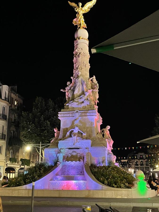 Aux Clefs Des Sacres - Dans Un Hotel Particulier Situe Rue Du Marc - Reims - Hyper Centre Forum Mairie Boulingrin מראה חיצוני תמונה